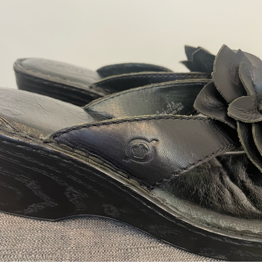 Born Black Sandals with Floral Design - Picture 2 of 11